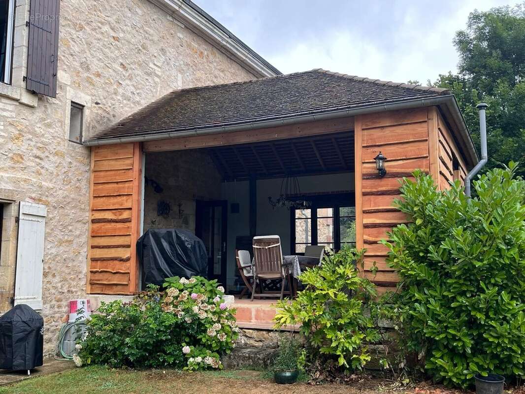 Maison à SAINT-MEDARD-D'EXCIDEUIL