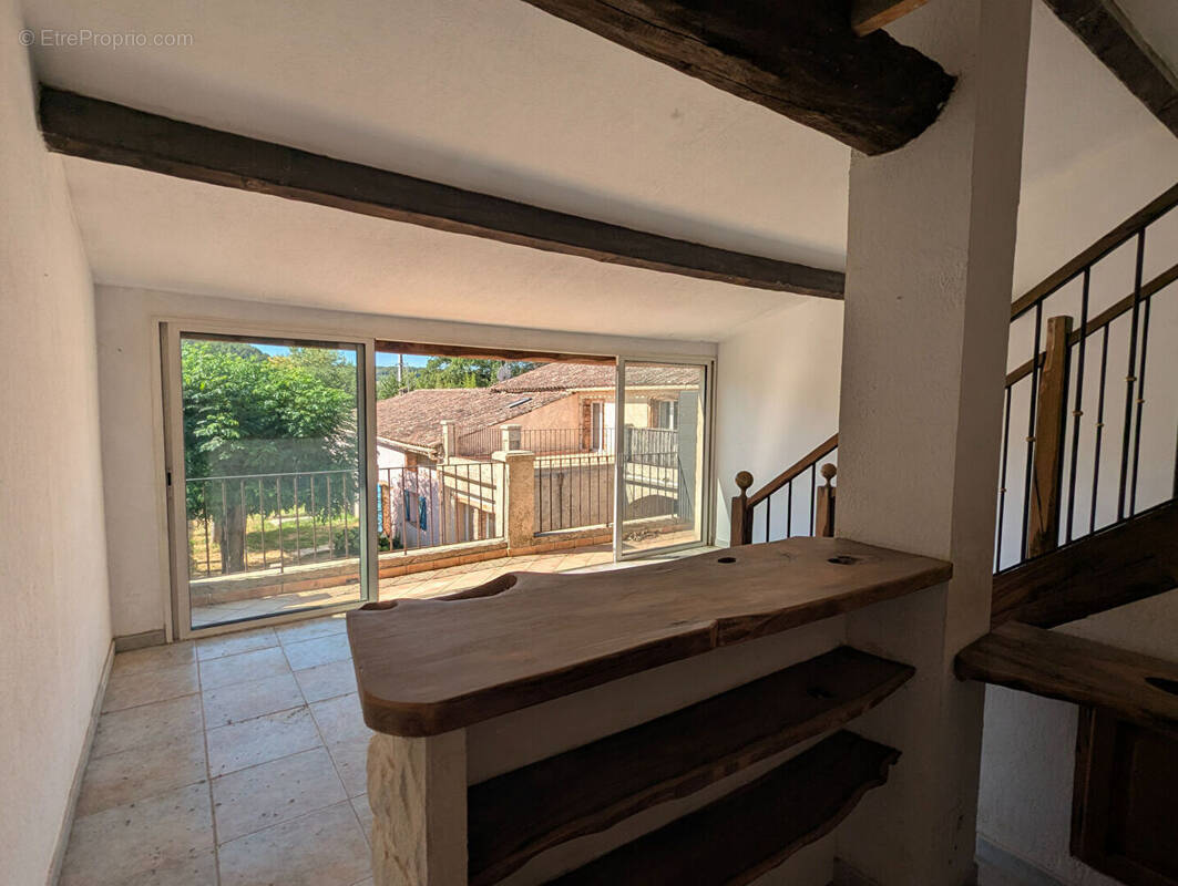 Appartement à SALERNES