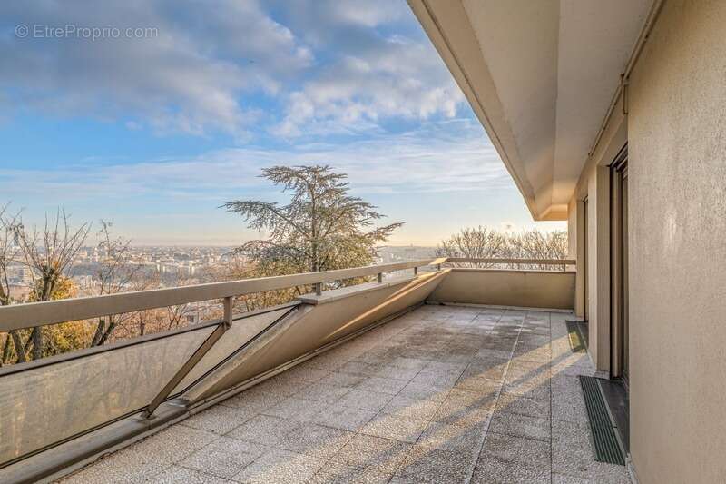 Appartement à SAINTE-FOY-LES-LYON