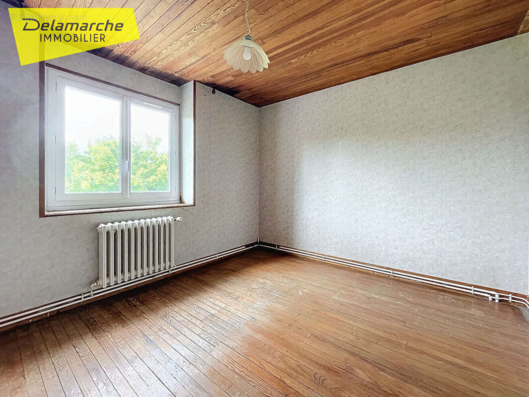 Maison à SAINT-DENIS-LE-GAST