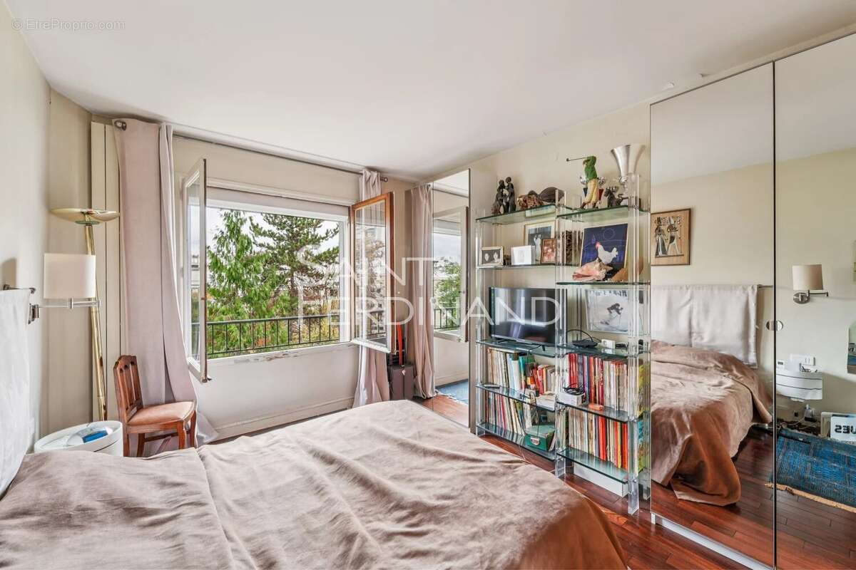 Appartement à NEUILLY-SUR-SEINE