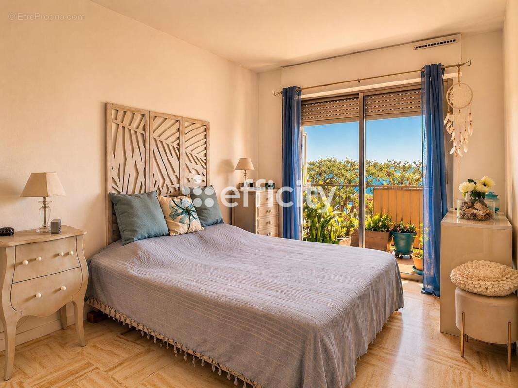 Appartement à SAINT-LAURENT-DU-VAR