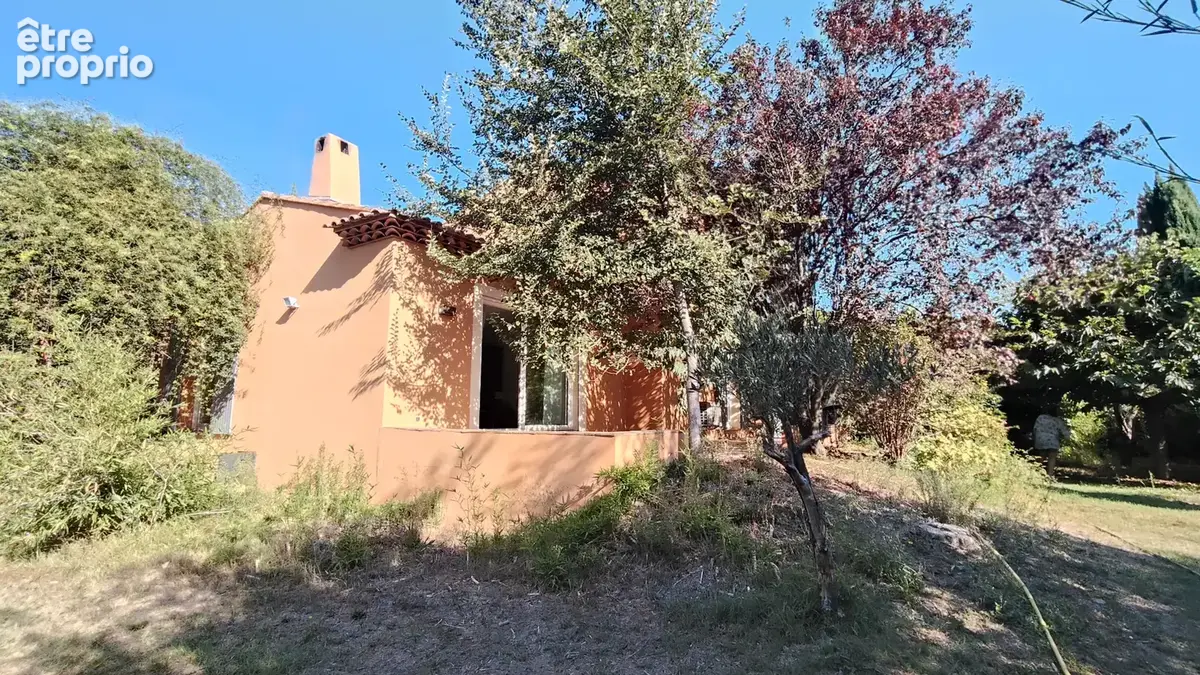 Gonfaron Jolie Villa beau volumes - photo 10