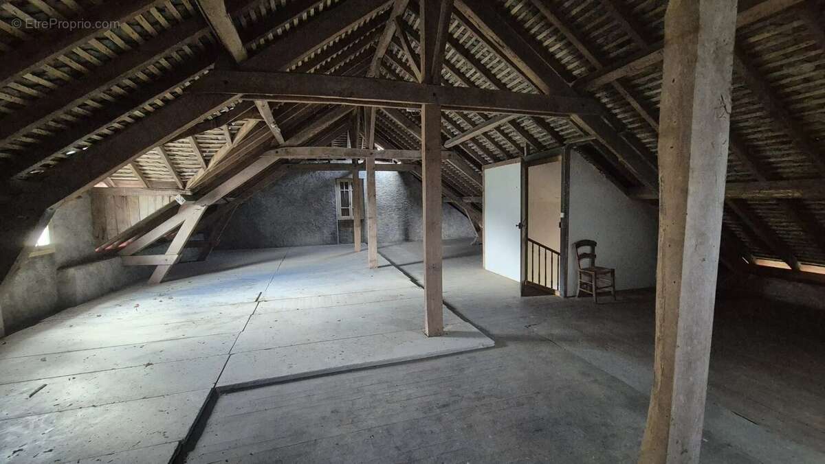 Maison à LESTELLE-BETHARRAM