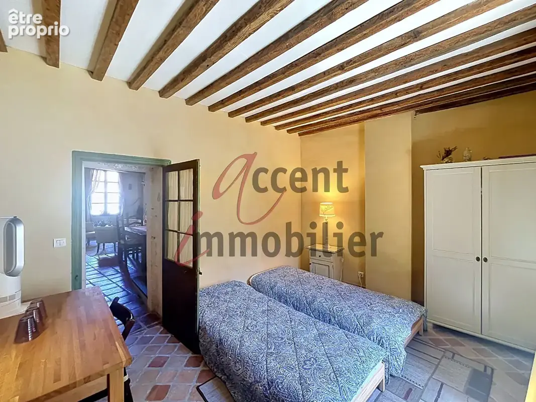 Eyragues, maison de village du XVIIème siecle, 5 chambres et un bassin - photo 12