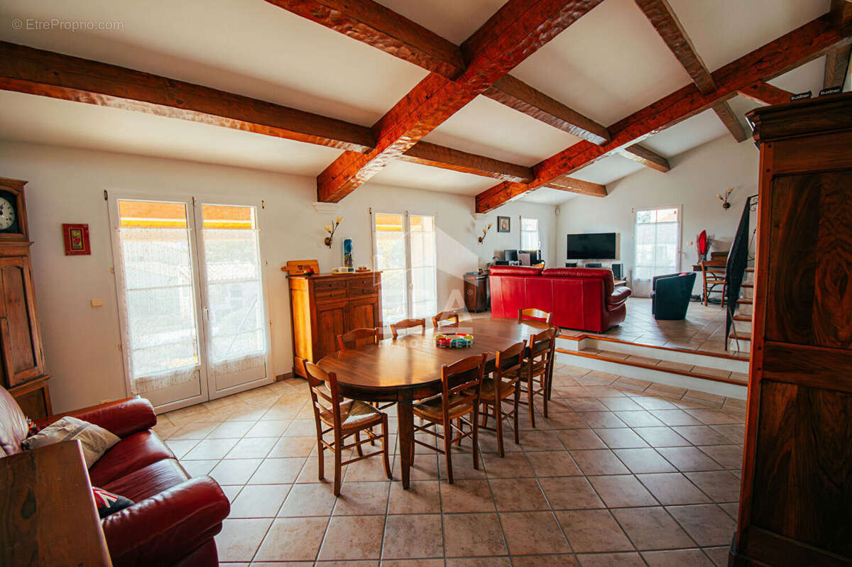 Maison à L&#039;ESCALE