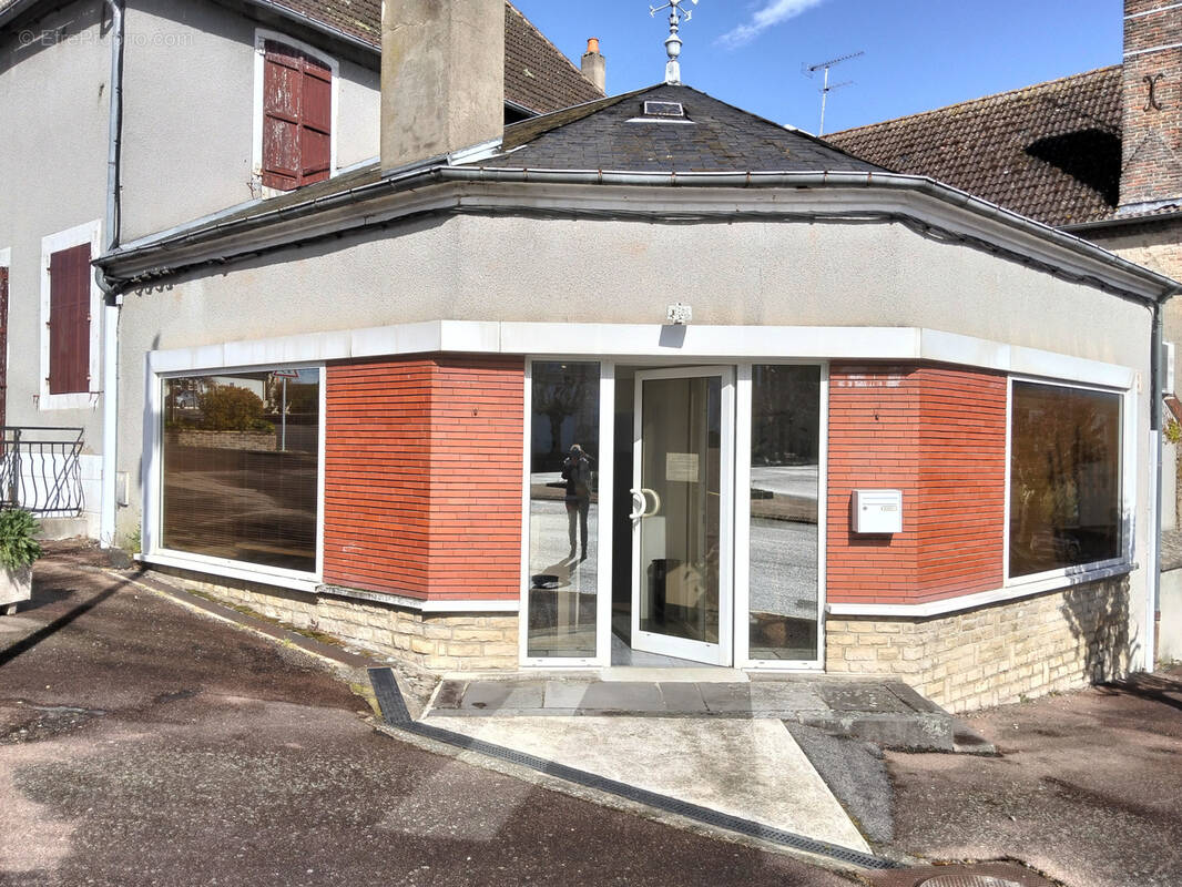 Appartement à LUCENAY-LES-AIX