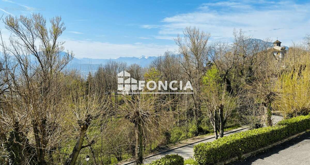 Appartement à CORENC