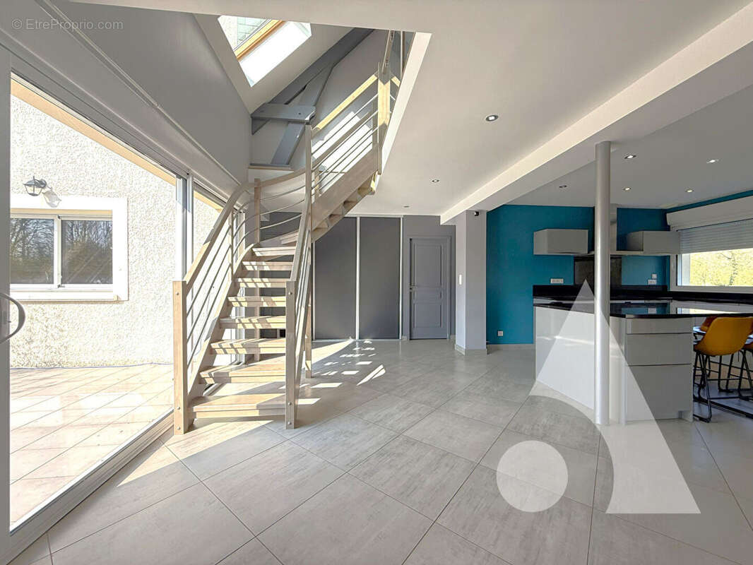 Maison à ESTREES-SAINT-DENIS