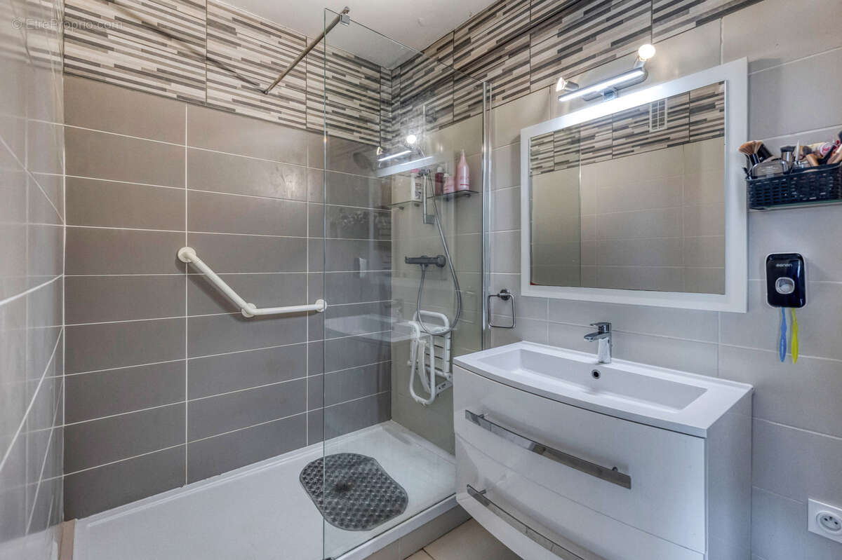 Appartement à SAINT-MARTIN-D&#039;HERES