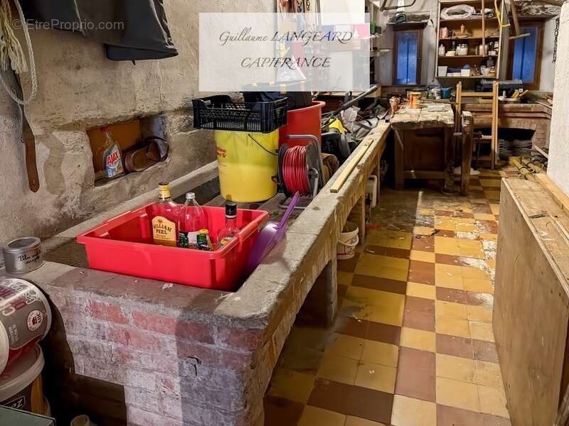 Revonnas (01250)- Ancienne Fruitière du XVIIe siècle - 247 m² de charme et d'histoire - photo 4