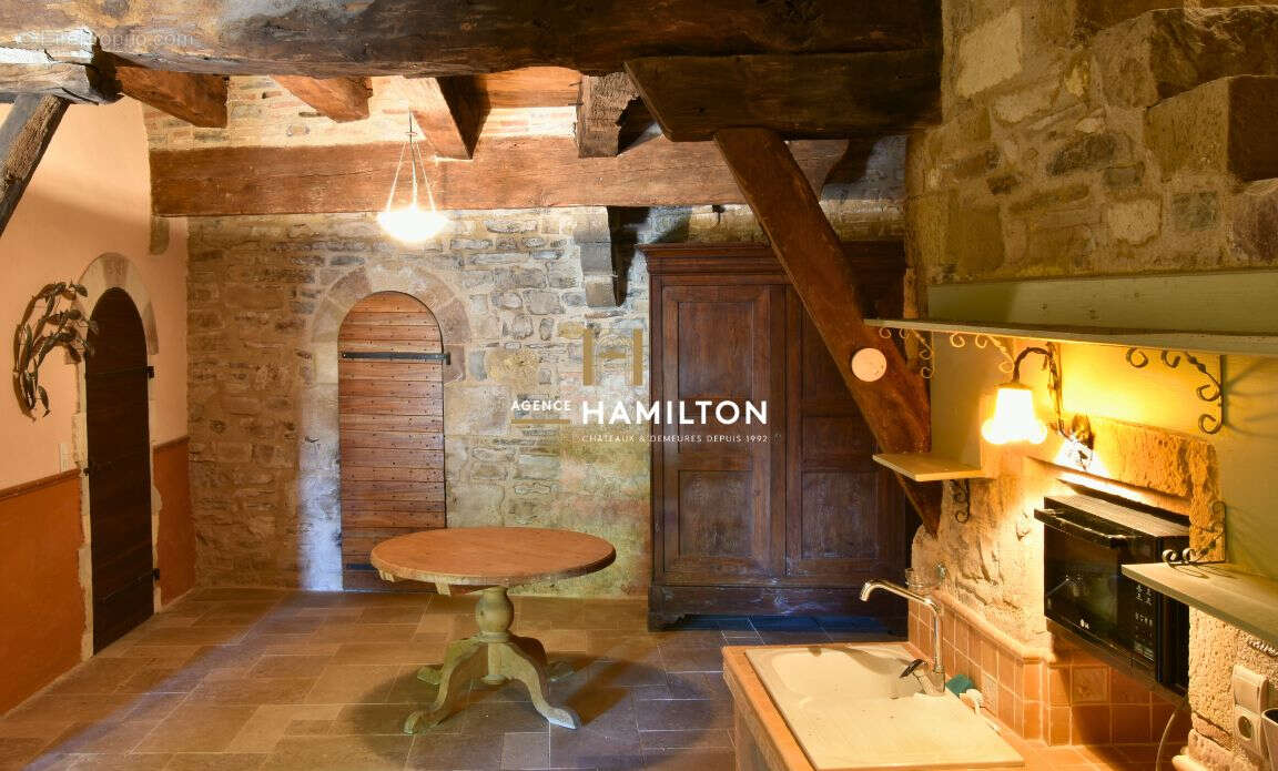 Immeuble historique avec jardin et piscine interieure - ideal projet touristique - photo 18