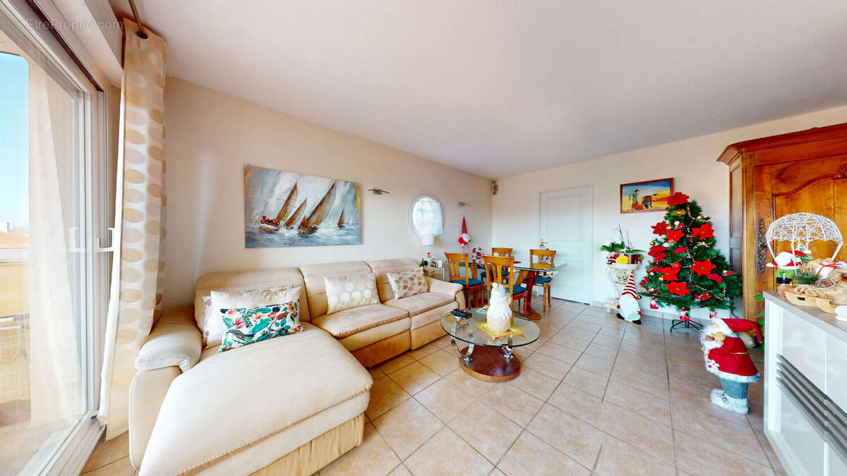 Appartement à FREJUS