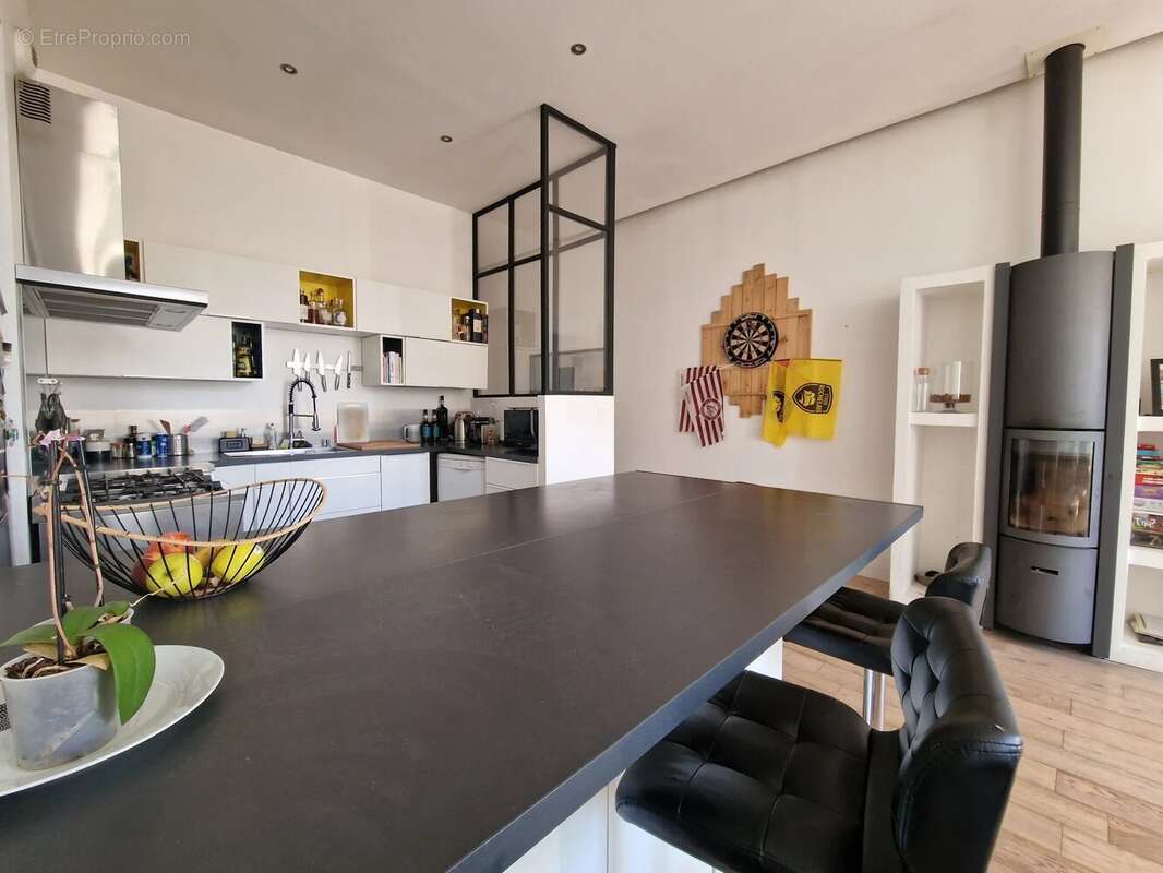 Appartement à MARSEILLE-6E