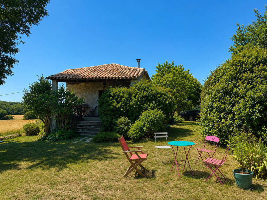 Maison à MONTAIGU-DE-QUERCY