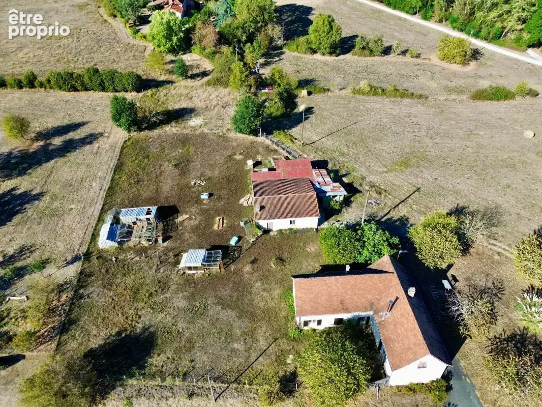 Maison de plain-pied sur 5,6 ha de prairies – vue dégagée – dépendances - photo 17