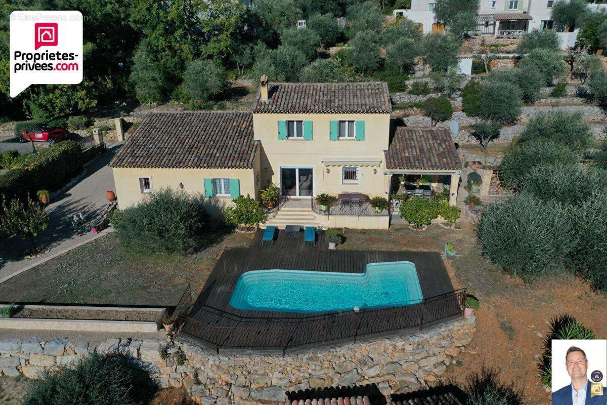 Maison à SAINT-CEZAIRE-SUR-SIAGNE