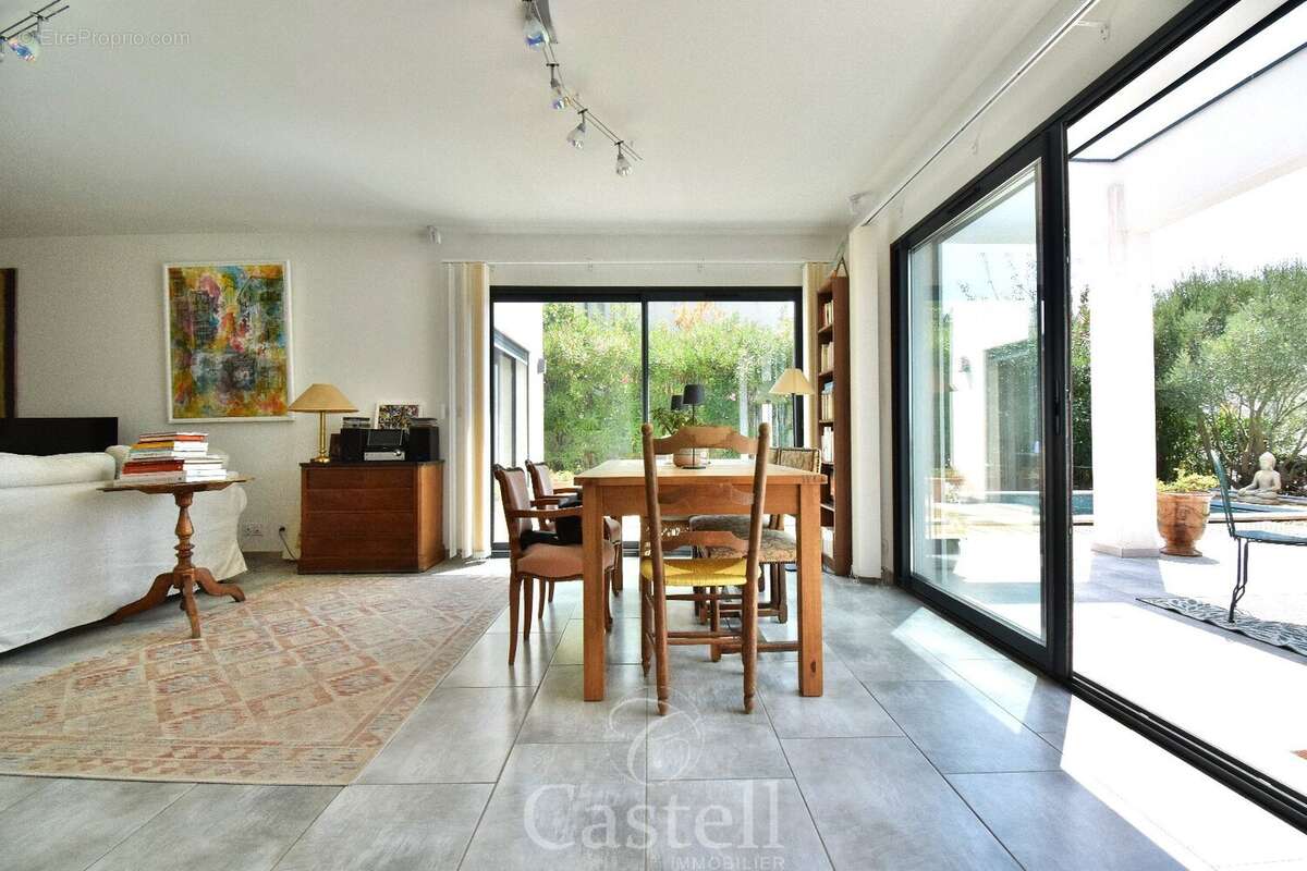 Villa de type 5 avec piscine et garage - photo 8
