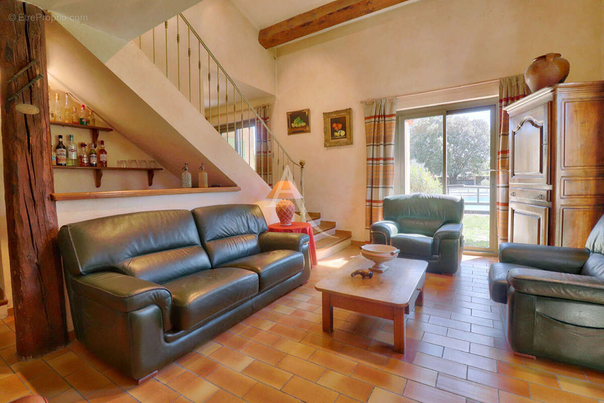 Maison à VINON-SUR-VERDON