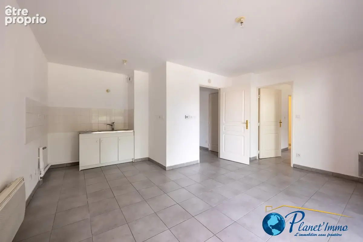 Saint-Priest en Jarez / Appartement type 2 de 42,50 m2 avec terrasse place de parking et garage en sous-sol. - photo 6