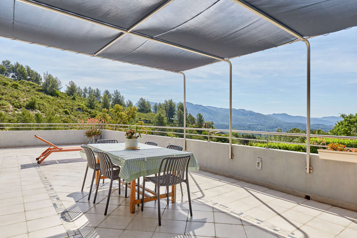 Maison à ROQUEVAIRE