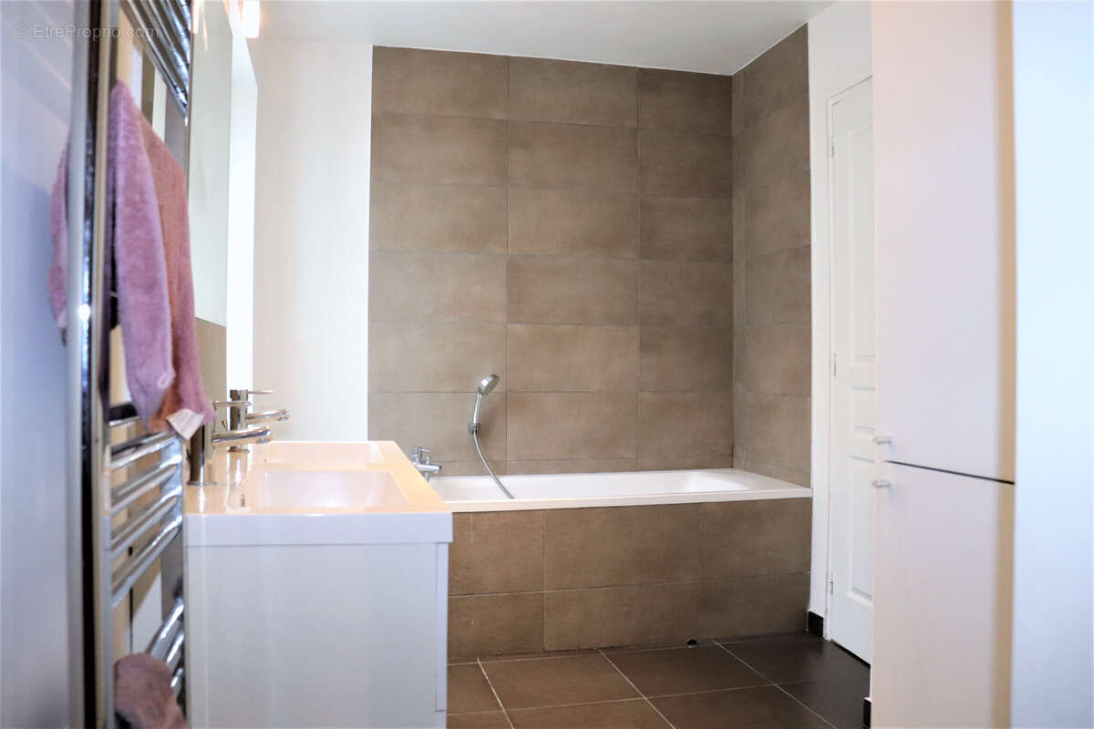 Appartement à LESIGNY