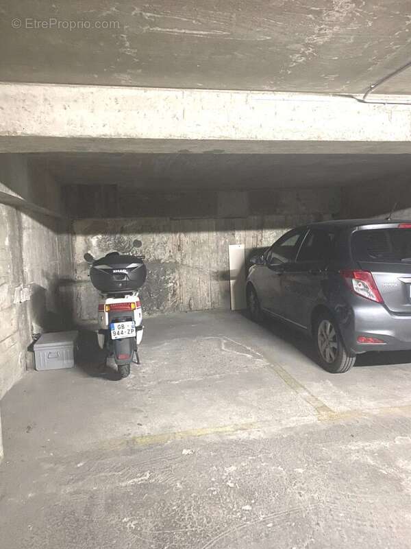 Parking à PARIS-19E