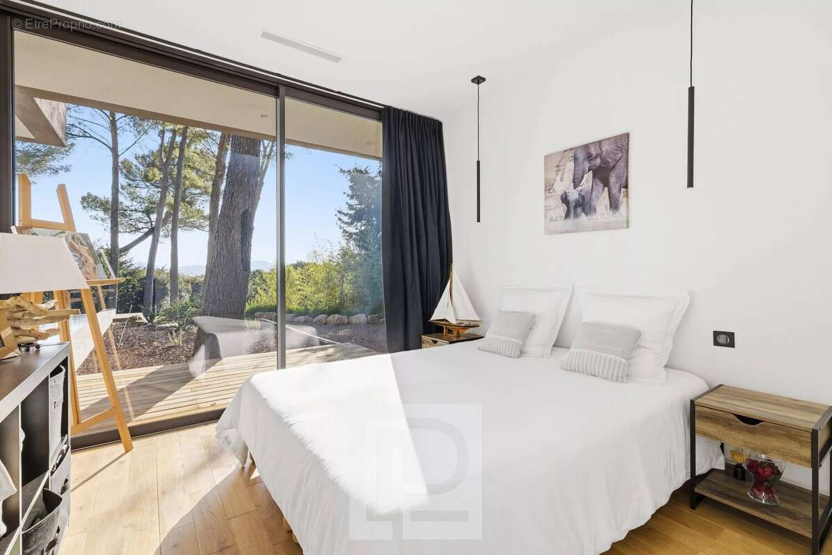 Appartement à MOUGINS