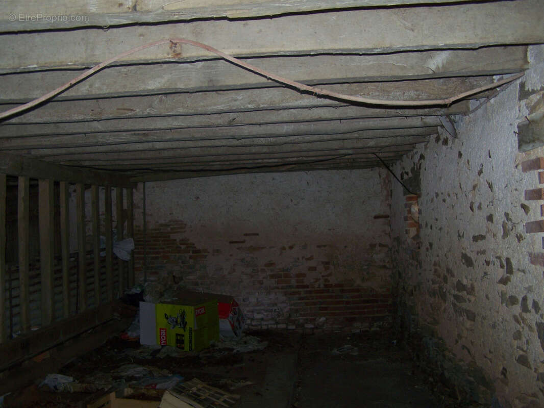 Autre à NEUVY-SAINT-SEPULCHRE