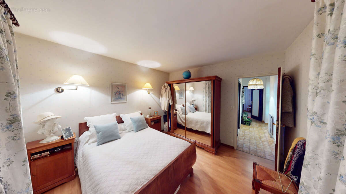 Maison à LA COMBE-DE-LANCEY