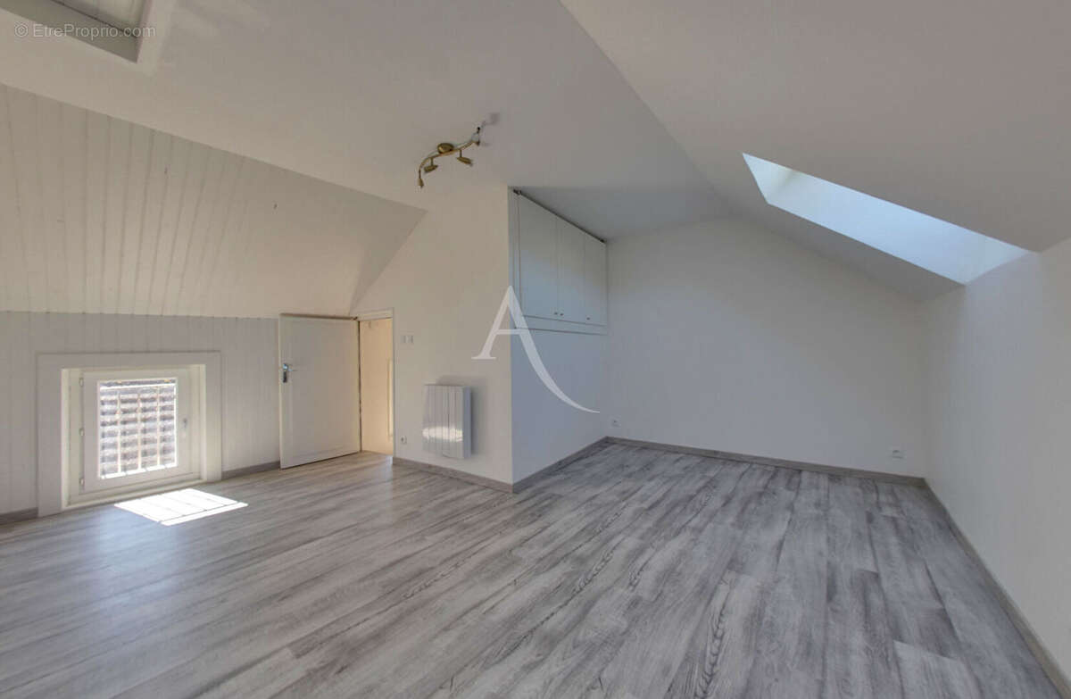 Maison entièrement rénovée à Courson Les Carrières - photo 7