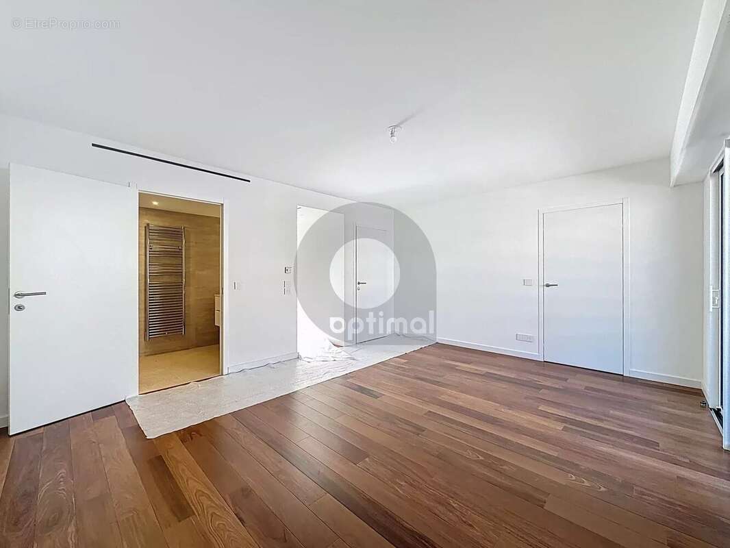 Appartement à ROQUEBRUNE-CAP-MARTIN