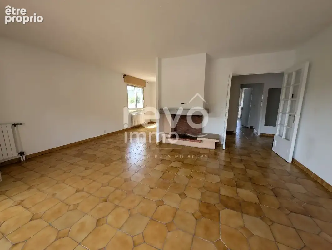 Commerces au pied de l'immeuble ! - photo 3