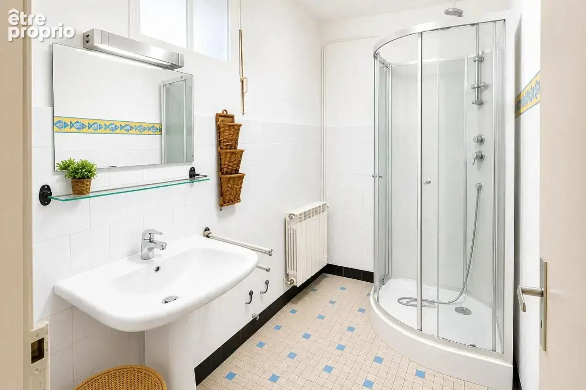 Maison de 130,94 m² à rénover avec dépendances et jardin - photo 10