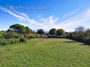 Terrain à CHATEAUNEUF-DE-GADAGNE