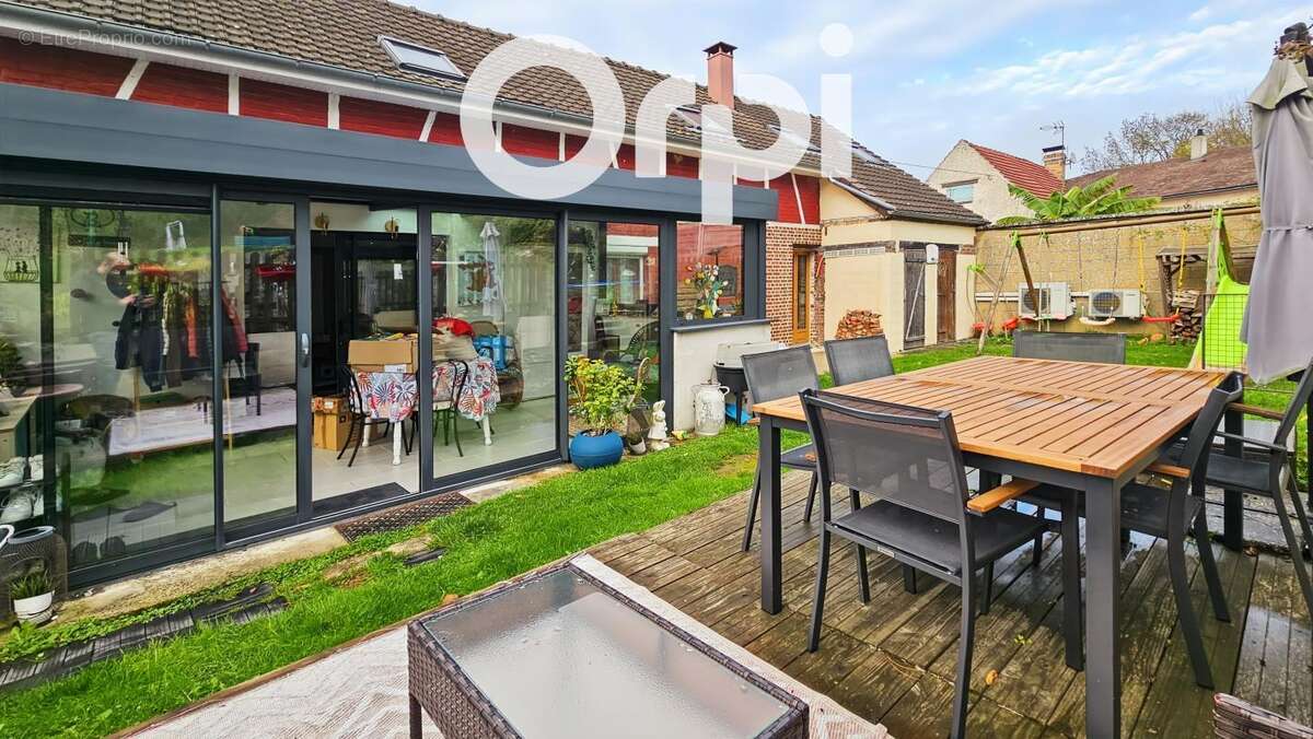 Maison à MOYENNEVILLE