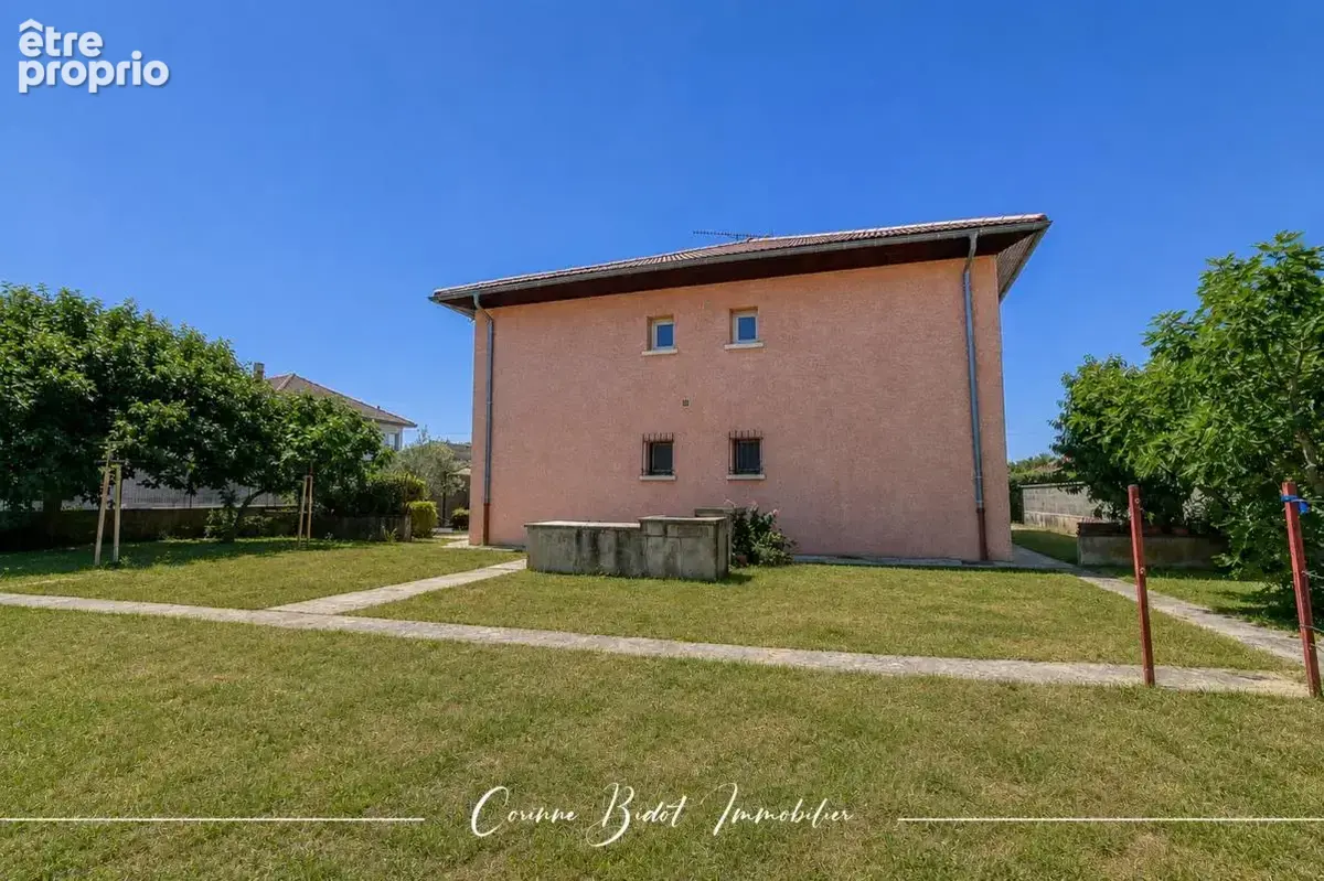 Maison 191 m² à Saint-Pierre-De-Chandieu  - photo 14