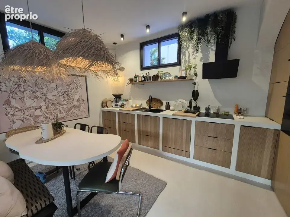 - maison de ville T4 - 3 chambres - terrasses - parfait état -