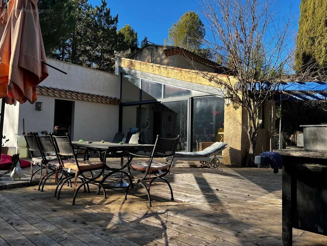 Maison à MIRABEAU