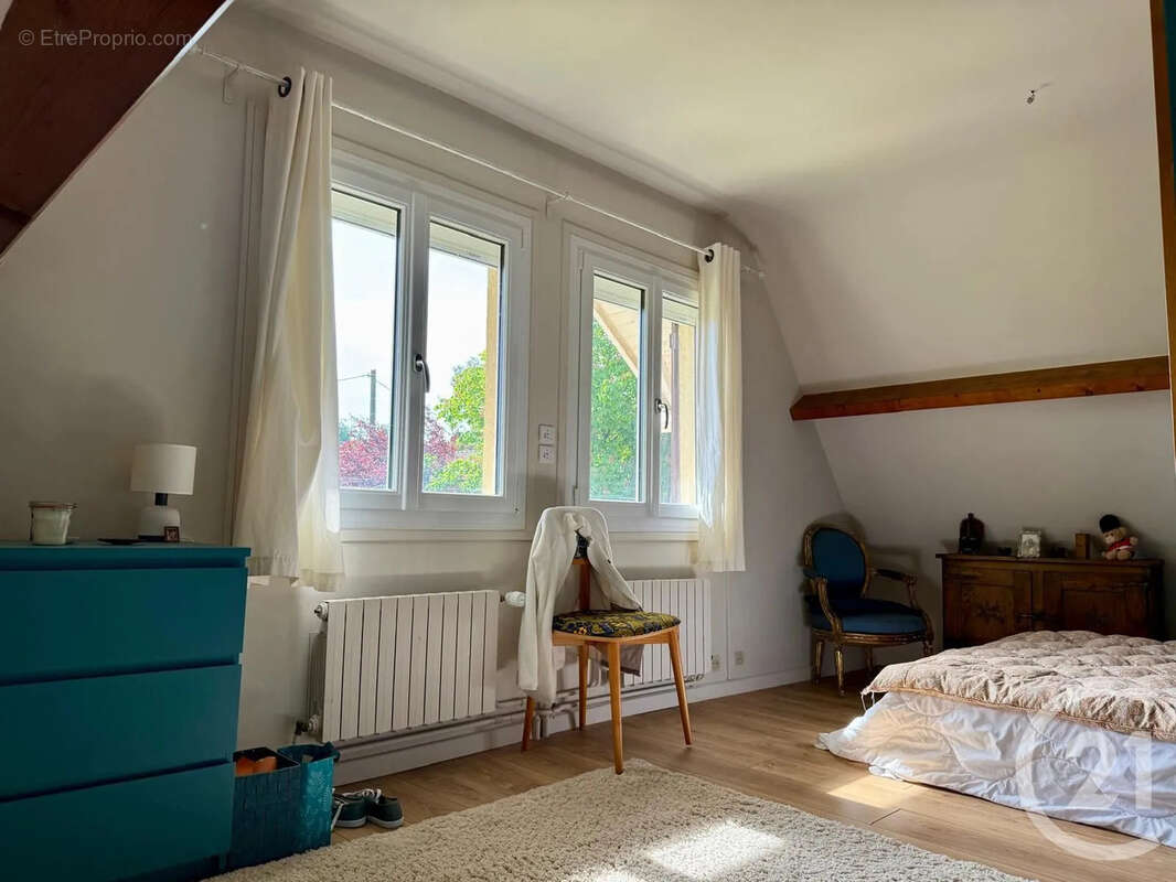 Maison 195 m² à Gilles  - photo 18