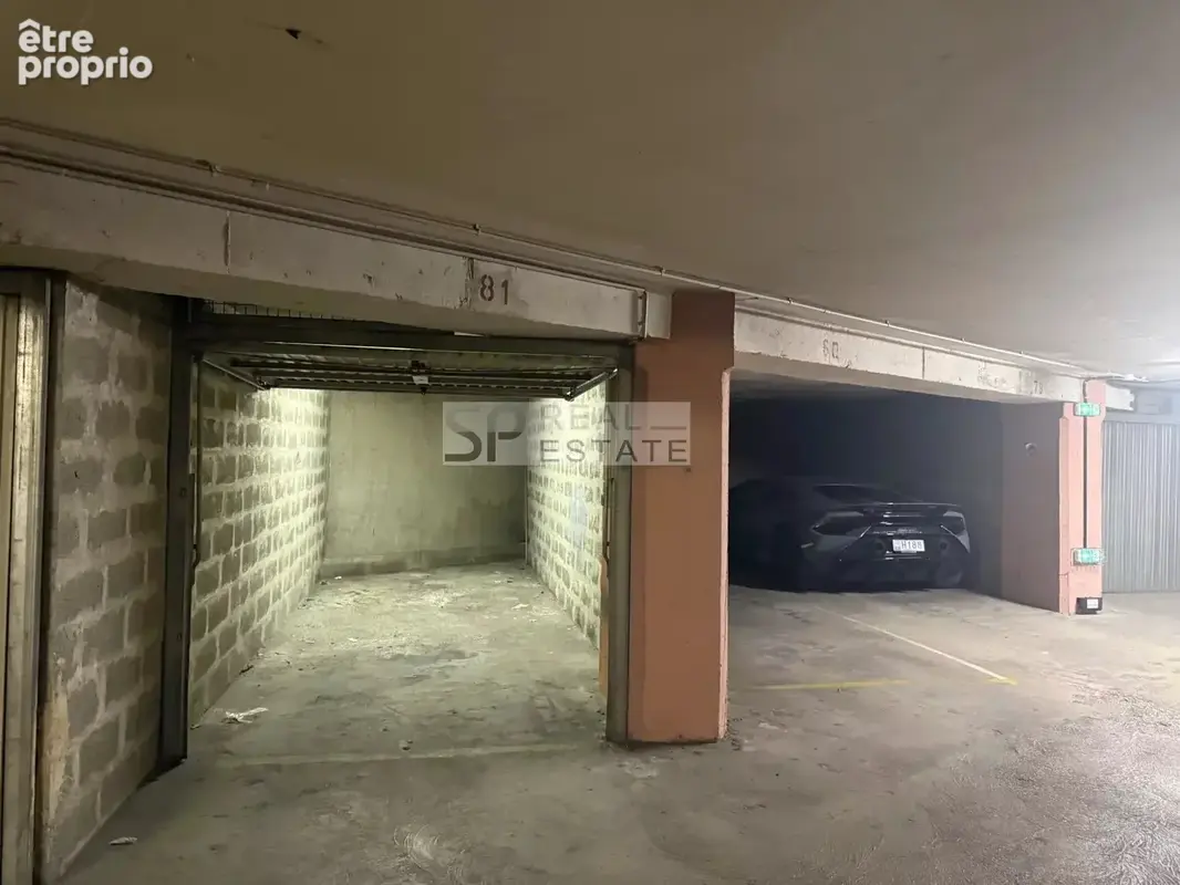 Parking à CANNES