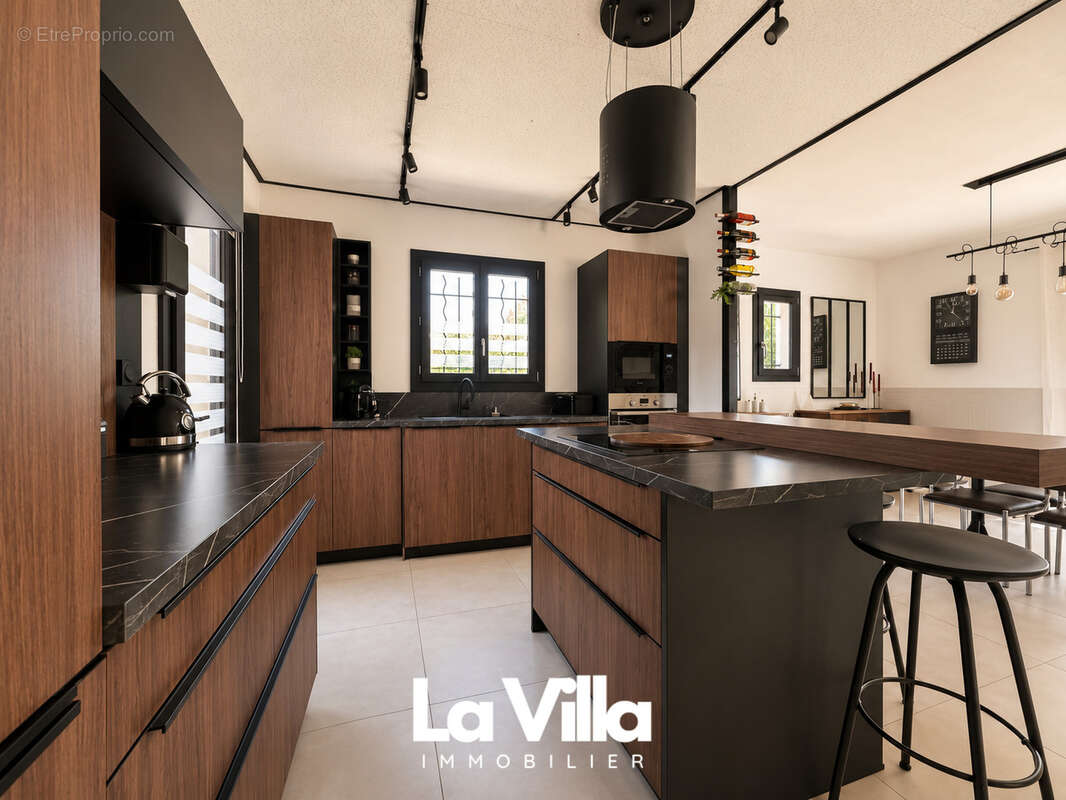 Maison Fontvieille 6 pièce(s) 139 m2 - photo 5