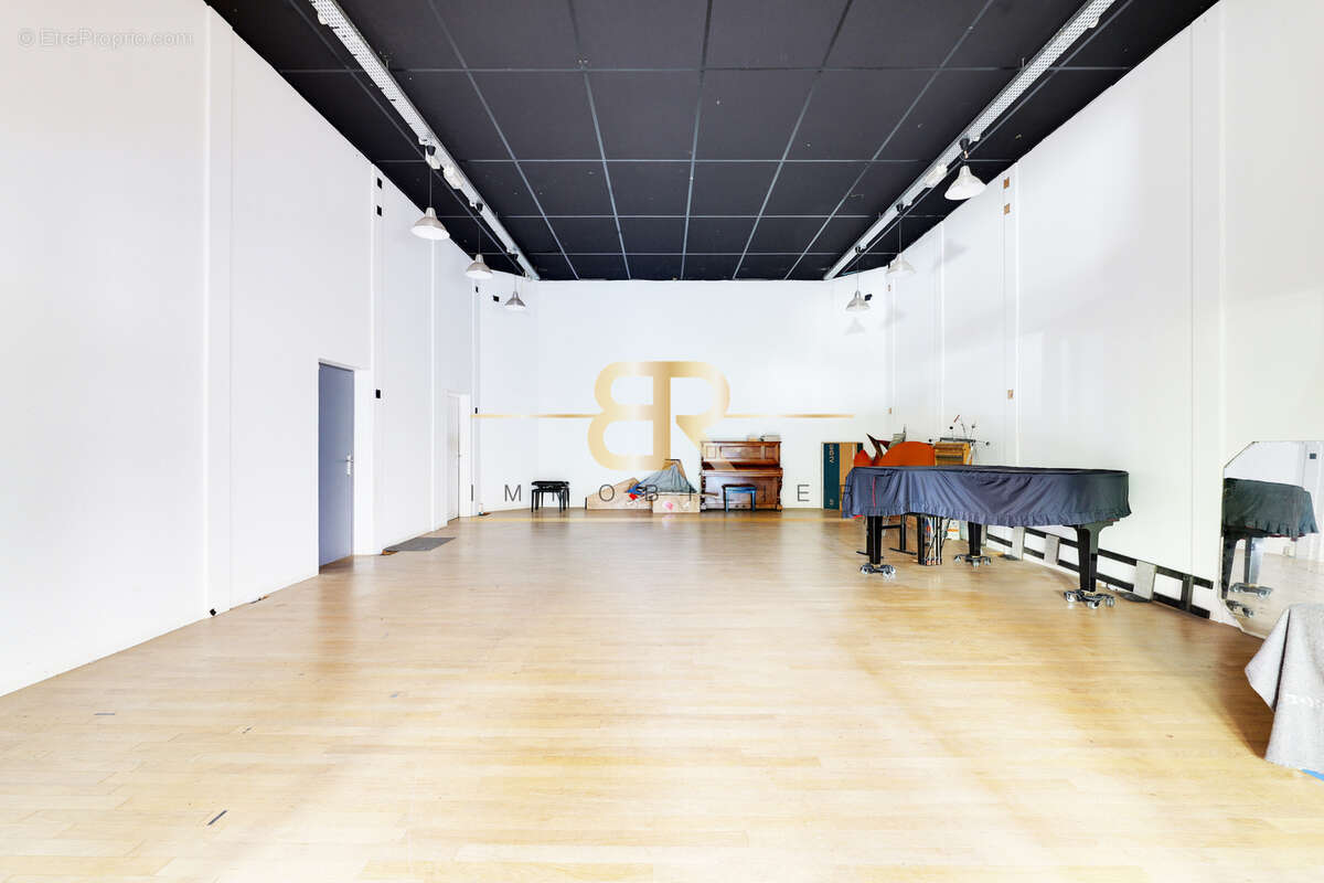COUP DE CŒUR - LOFT à usage mixte INSONORISÉ de 140m2 à AMÉNAGER à 8mn de la ligne 7 et du RER C - photo 5