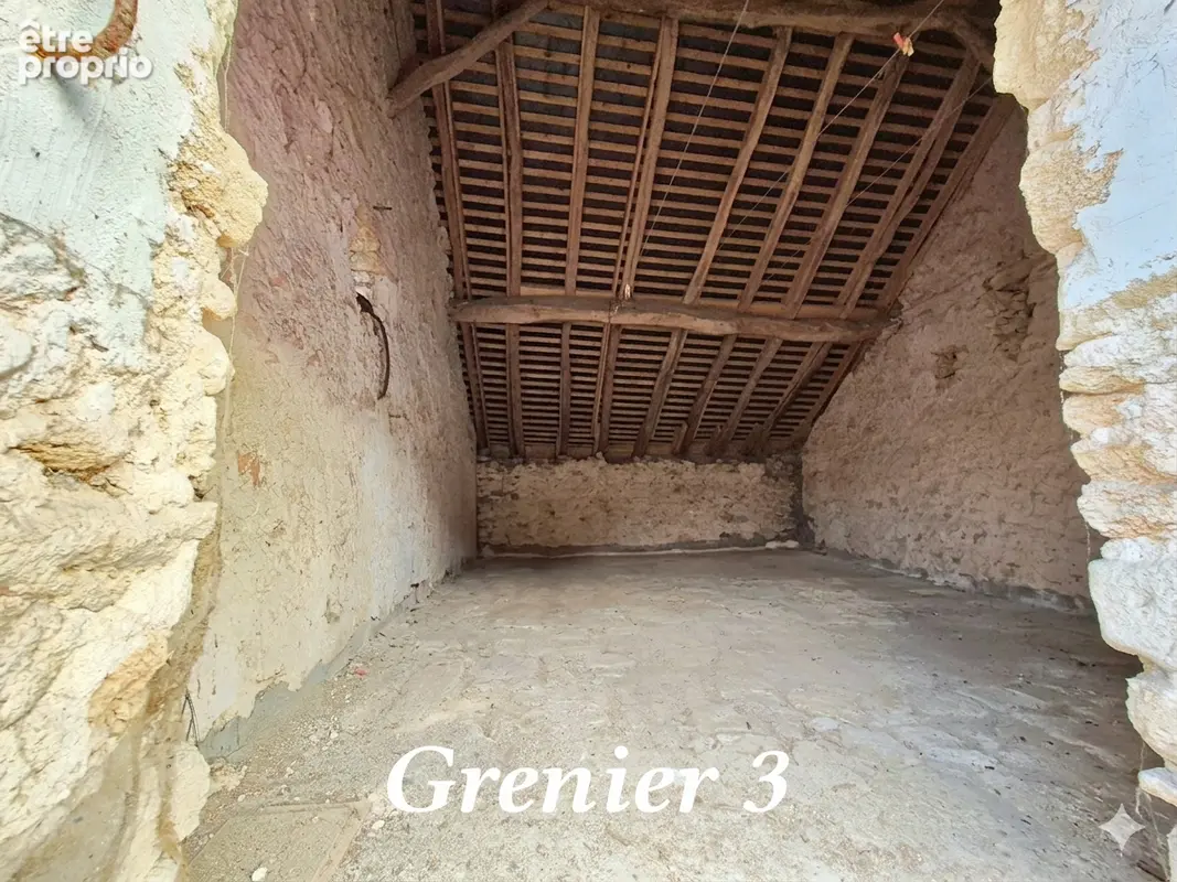 Maison entièrement à rénover avec garage, petit jardin - photo 8