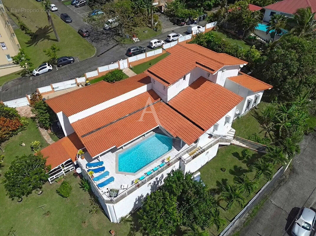 Maison à SCHOELCHER