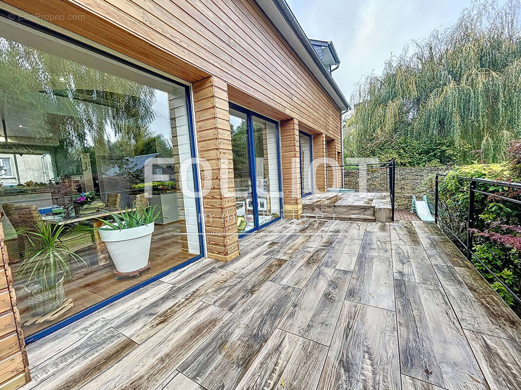 Maison à SAINT-HILAIRE-DU-HARCOUET