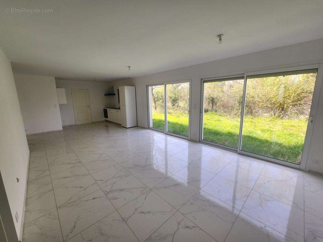 Maison neuve de 90 m² à Gauriaguet (33240) – - photo 6