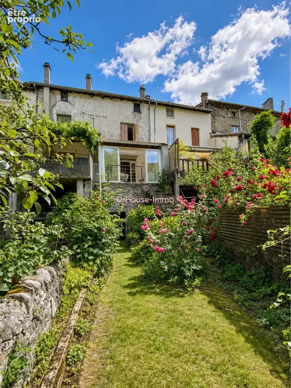 Maison à MAYRES