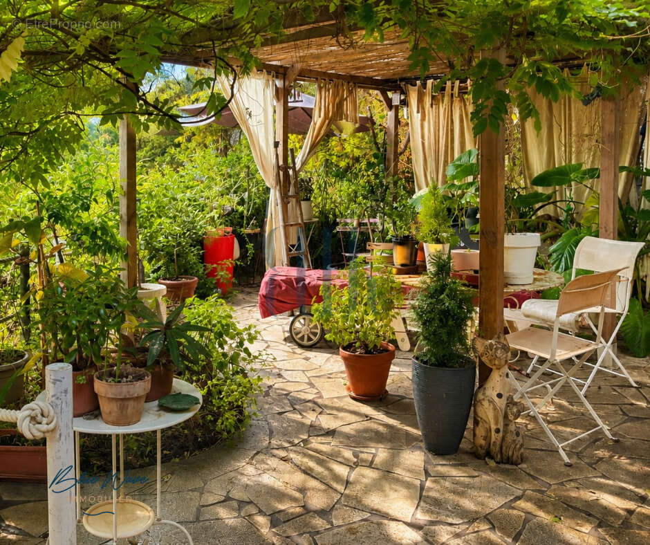 Grimaud   guerrevieille   propriété de caractère avec vue mer à quelques pas des plages - photo 10