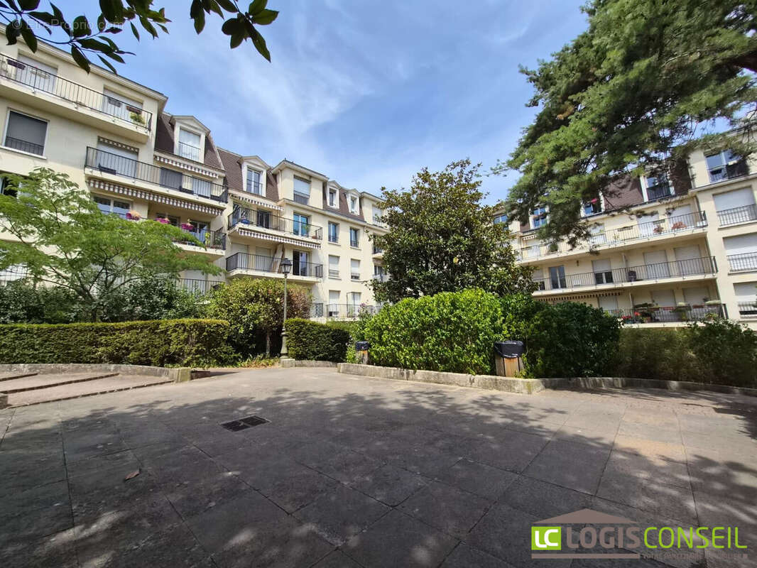 Appartement à BOURG-LA-REINE